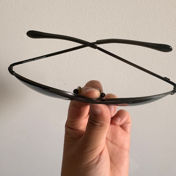 Vintage Tommy Hilfiger Sunglasses - Picture 3 of 5